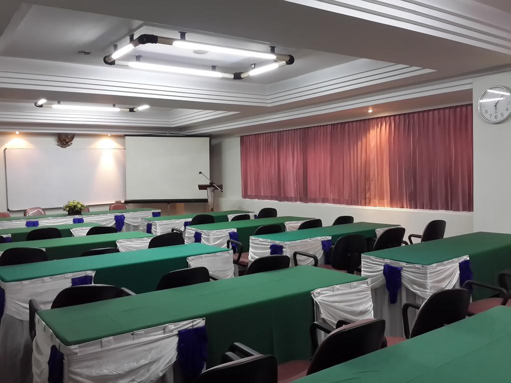 Reddoorz Plus Near Kebayoran Baru Blok S Yakarta Exterior foto