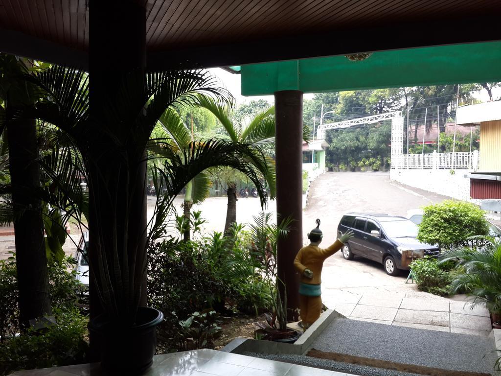 Reddoorz Plus Near Kebayoran Baru Blok S Yakarta Exterior foto