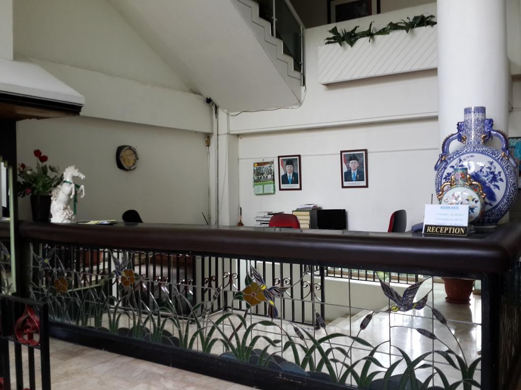 Reddoorz Plus Near Kebayoran Baru Blok S Yakarta Exterior foto