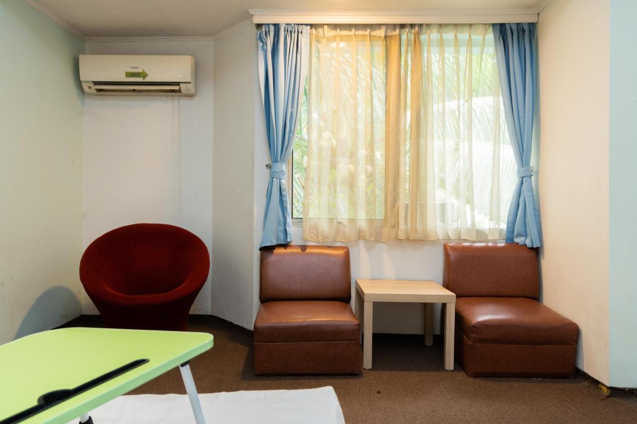 Reddoorz Plus Near Kebayoran Baru Blok S Yakarta Exterior foto