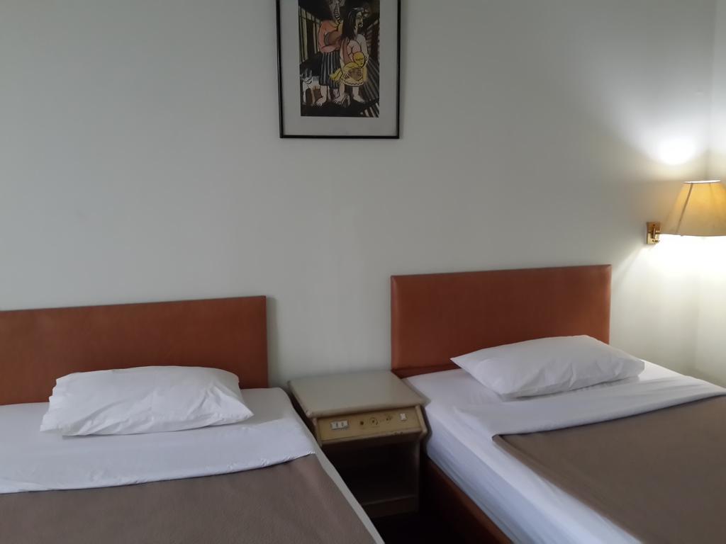 Reddoorz Plus Near Kebayoran Baru Blok S Yakarta Habitación foto